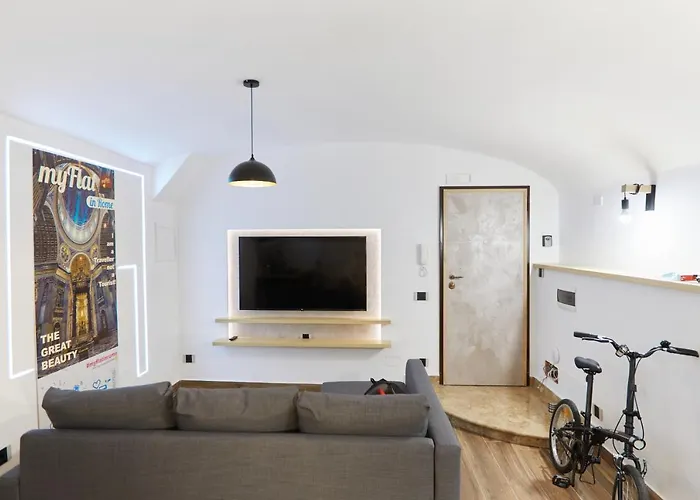 Cozy And Funny In Front Of Vatican Museums - Myflat In * רומא